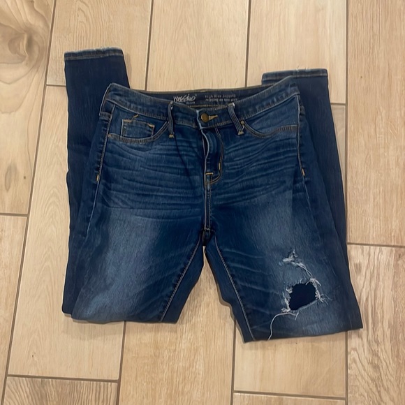 Mossimo Supply Co. Denim - Mossimo High Rise Jegging